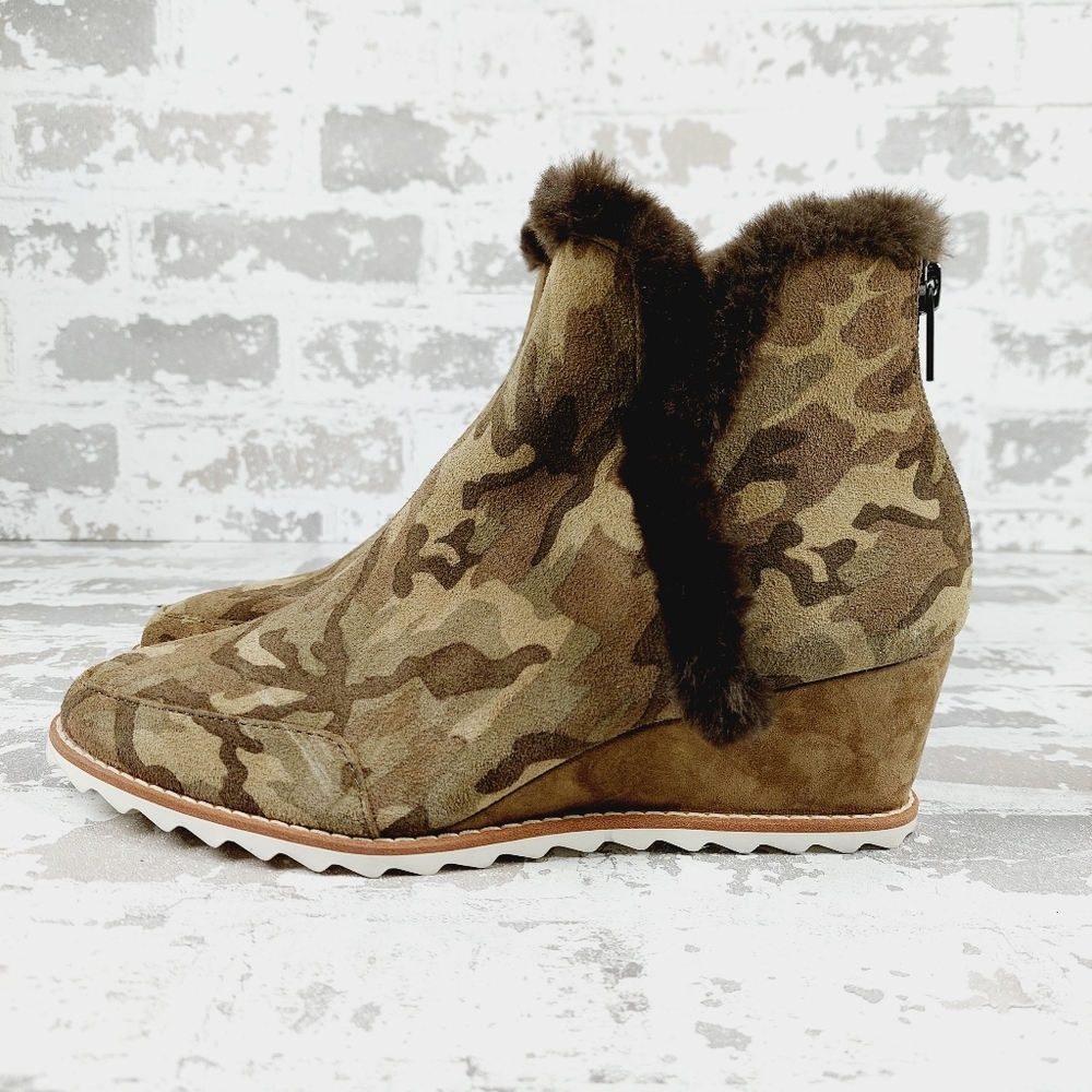 NEW Pelle Moda Erin Camo Faux Fur Back Zip Wedge Ankle Booties D16